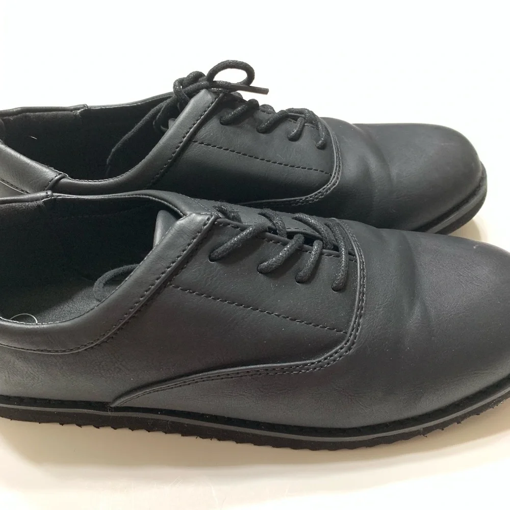 Cat & Jack black shoes size 5